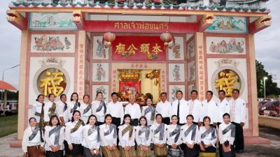 สืบสานงานประเพณีลอยกระทง ประจำปี 2568 ท่านผู้บริหารเทศบาล ท่านประธานสภาเทศบาล สมาชิกสภาเทศบาล พนักงานข้าราชการ ลูกจ้างเทศบาล พี่น้องประชาชน ร่วมกิจกรรมประเพณีลอยกระทง 2568 ณ บริเวณสระบัวหนองบัวโคก