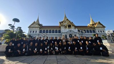 เทศบาลตำบลหนองบัวโคก กิจกรรมนำผู้บริหาร สมาชิกสภาเทศบาล ข้าราชการ ลูกจ้างเทศบาล และประชาชนในเขตเทศบาล กราบถวายบังคมพระบรมศพเพื่อแสดงความจงรักภักดี และแสดงความสำนึกในพระมหากรุณาธิคุณ ของสมเด็จพระนางเจ้าสิริกิติ์ พระบรมราชินีนาถ พระบรมราชชนนีพันปีหลวง และศึกษาดูงาน ณ ศูนย์ส่งเสริมศูนย์ศิลปาชีพบางไทรฯ